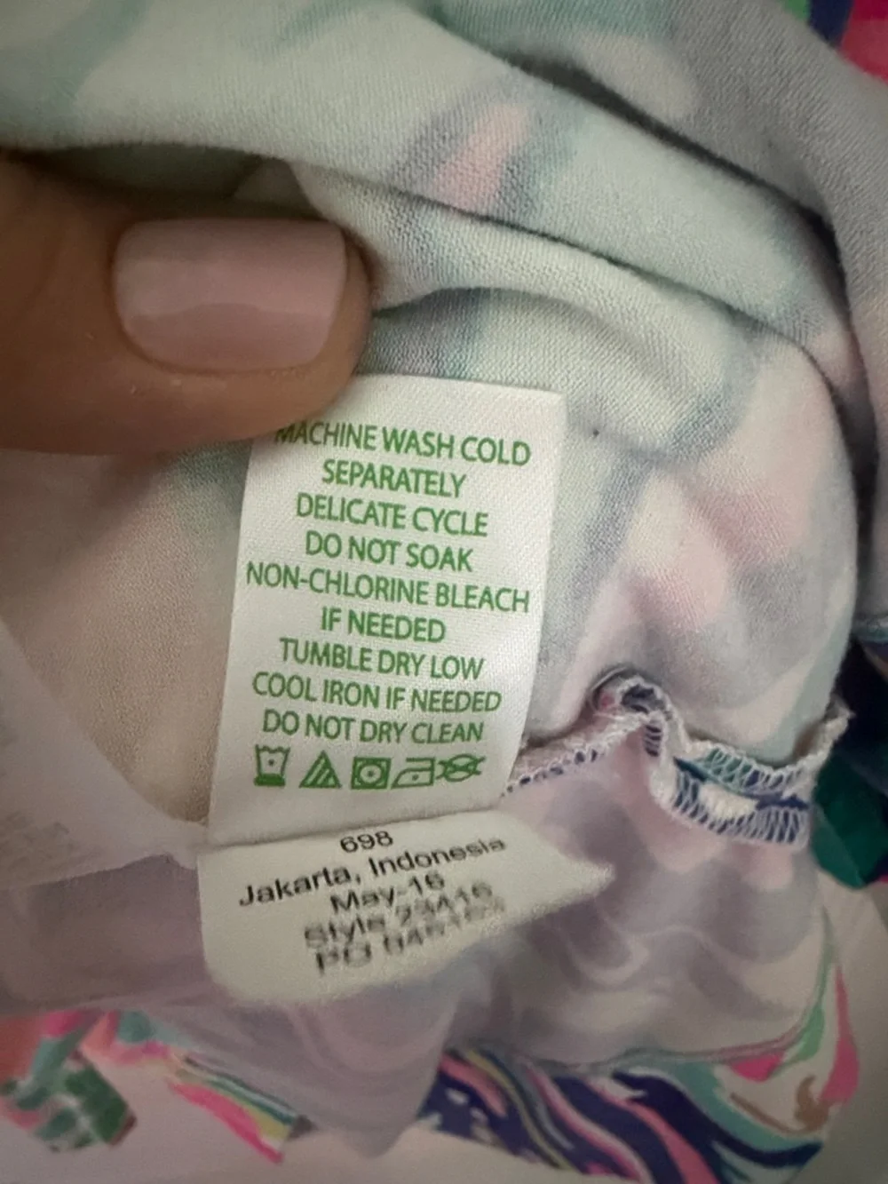 Lilly Pulitzer 3/4 Sleeve Pink, Green & Teal Swirl Print Tunic. Size Large - Picture 4 of 4